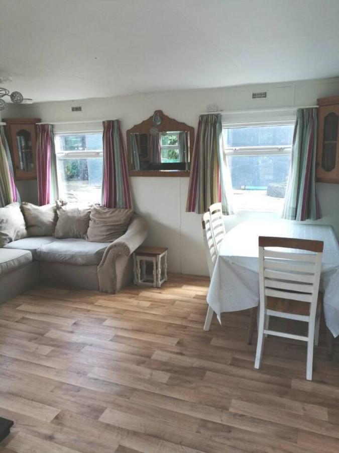 Midden Manor Country Stay On A Working Dairy Farm Ballymena Exteriér fotografie